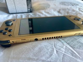 Nintendo Switch Lite Edición Hyrule Dorada