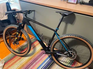 Bicicleta btt Cube Reaction One