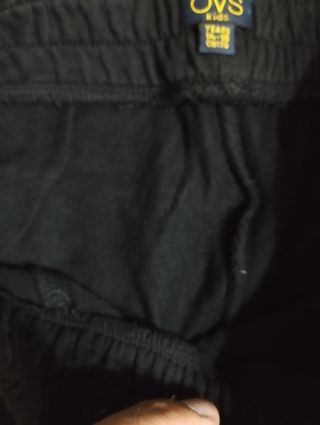 Pantaloni tuta neri 14-15 anni.