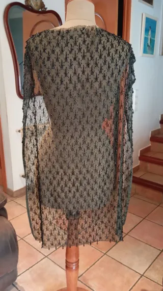 Rejilla antigua con azabaches