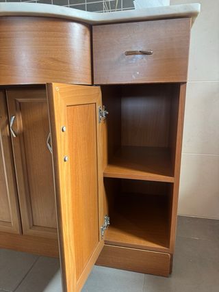 Mueble de baño madera y mármol