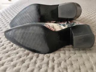Botas Zara Talla 40 polipiel serpiente