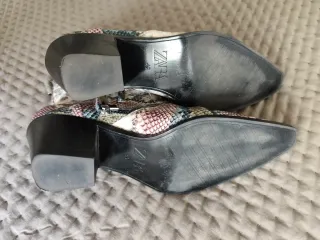 Botas Zara Talla 40 polipiel serpiente