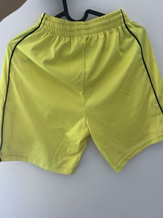 Equipación deportiva Talla 8 Colegio Villalkor