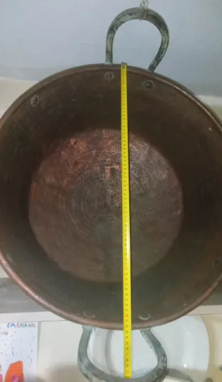 Caldera de cobre antigua matanza