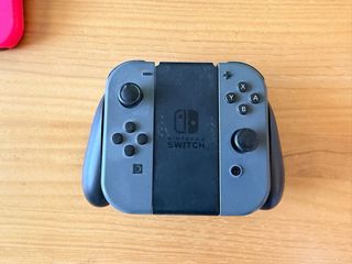 Nintendo Switch con Dock y Mandos