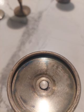 Juego de 4 copas de metal plateadas