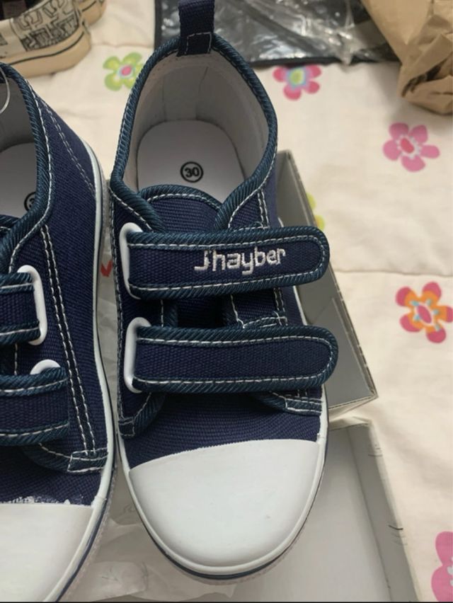 Zapatillas Jhayber niño lona azul con etiqueta