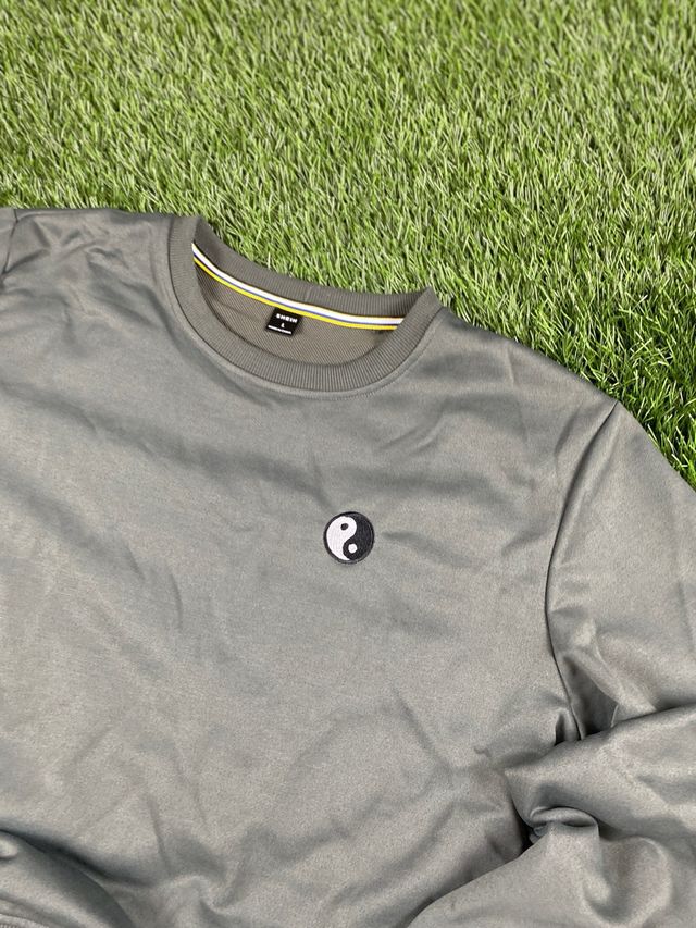 Sudadera Gris Ying Yang Talla L Nueva a Estrenar