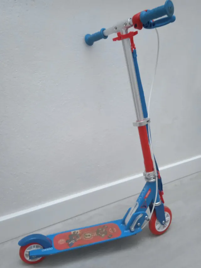 Patinete Oxelo azul y rojo