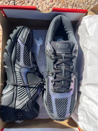 Nike Zoom Vomero 5 Talla 42