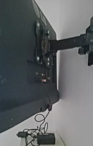 TELEVISOR LG + SOPORTE INCLUIDO NO ES SMART TV