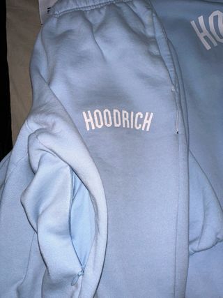 Conjunto chándal Hoodrich azul.