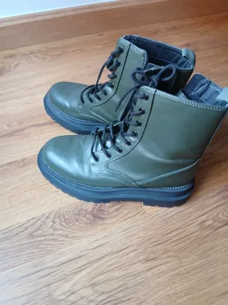 Botas verde militar