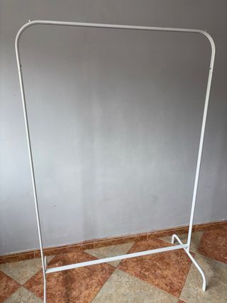 Burro perchero de metal blanco