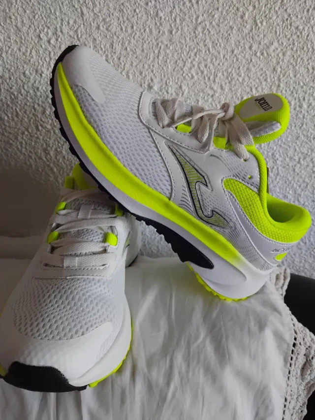 Zapatillas Joma Blancas y verdes