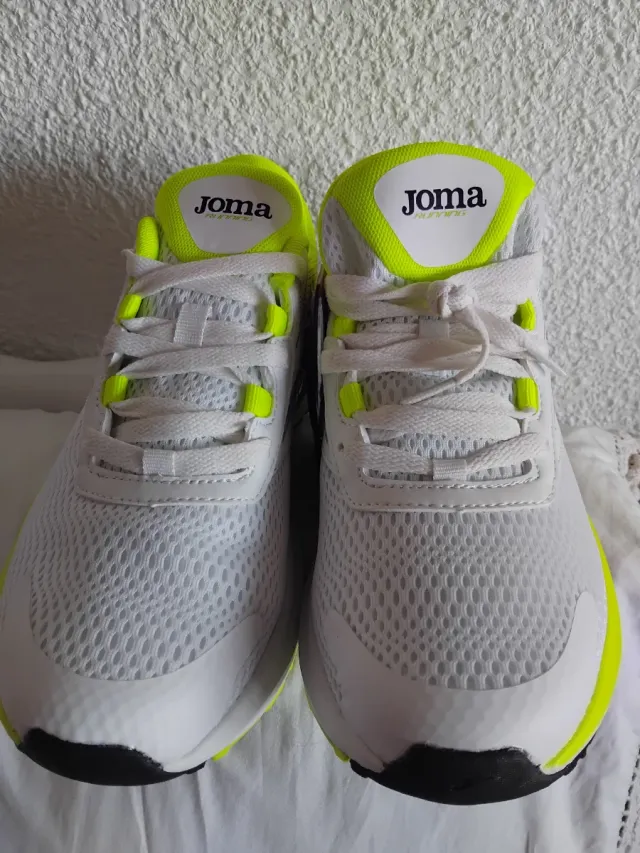 Zapatillas Joma Blancas y verdes