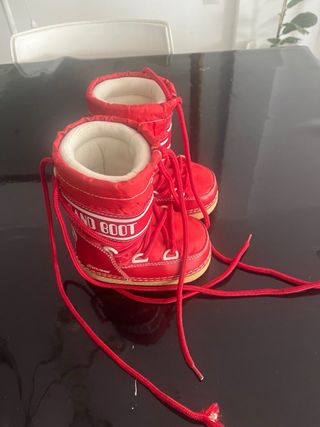 Botas Moon Boot rojas talla 23-25