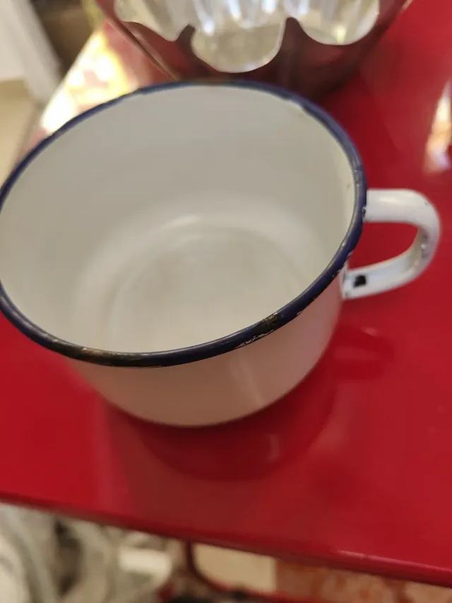 Taza porcelana y 3 flaneras aluminio