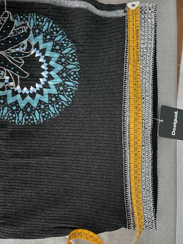 Falda Desigual elástica y brillante