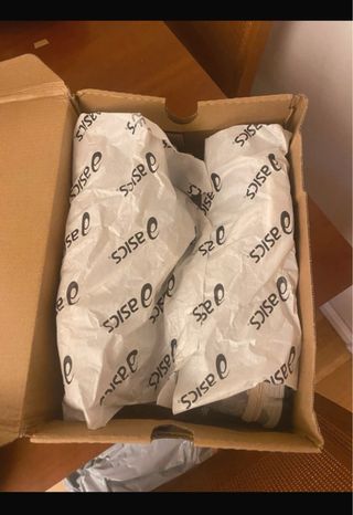 Zapatillas ASICS grises y beige
(acepto ofertas!)