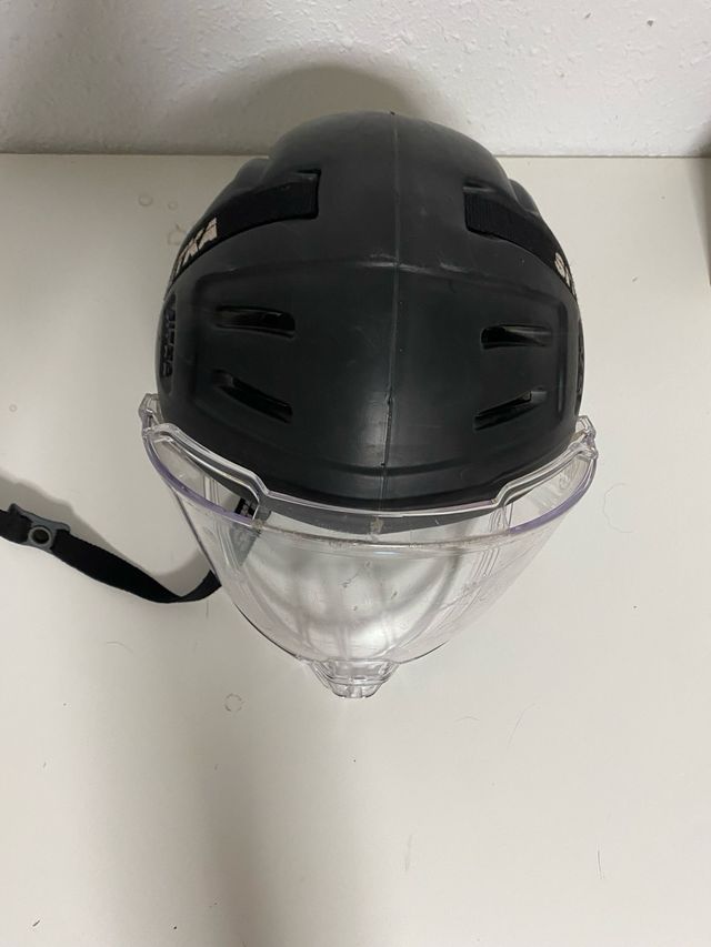Casco patinaje Sitka Talla S con visor
