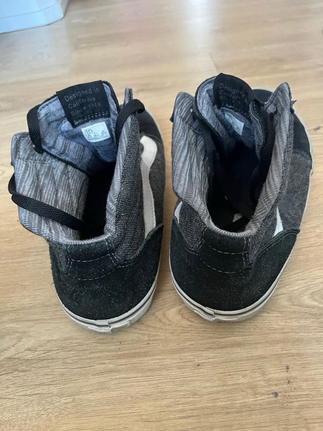 Vans Altas Negras y Grises Talla 44.5