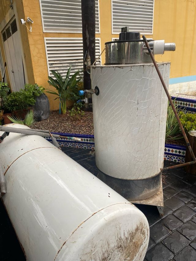 Caldera y acumulador de agua