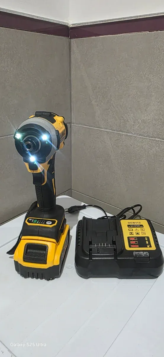 Atornilladora de impacto DeWalt 20V