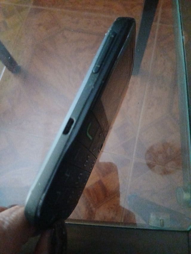 Móvil Alcatel Negro