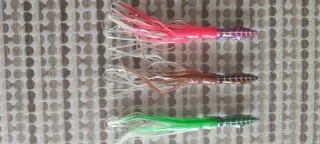 Señuelos de pesca variados