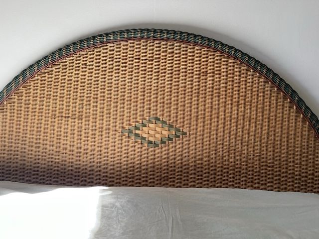 Set di testiera e due comodini in vimini 180