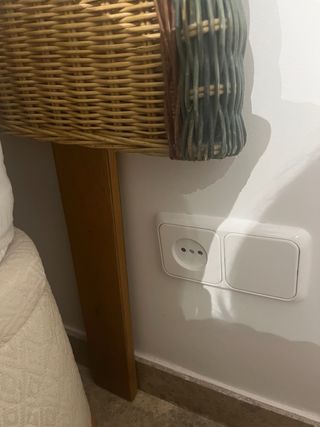 Set di testiera e due comodini in vimini 180