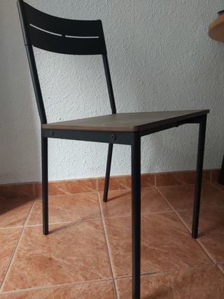 Mesa redonda Ikea con 2 sillas