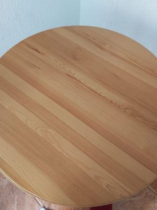 Mesa redonda Ikea con 2 sillas