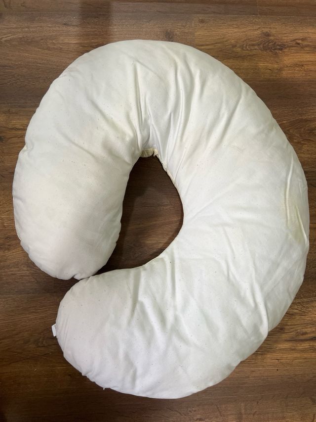 Cojín de lactancia con funda