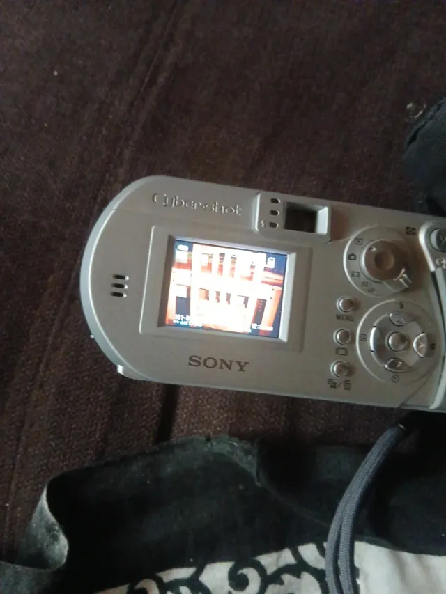 Cámara Sony Cyber-shot 3.2 MP