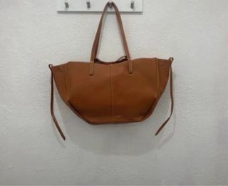 Bolso de piel marrón