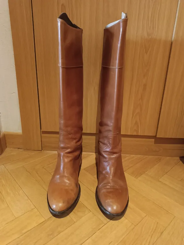 Botas altas de piel marrones