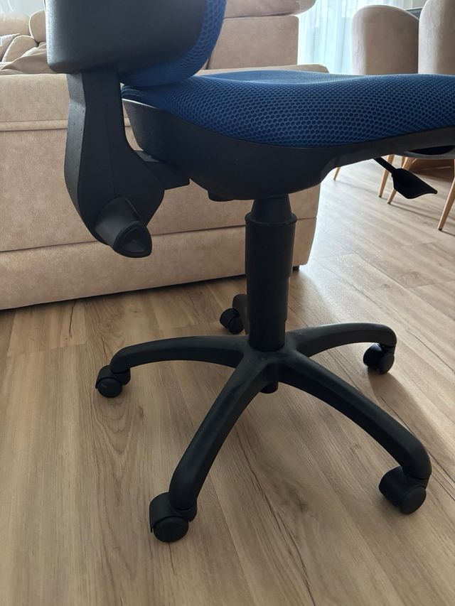 Silla de oficina azul