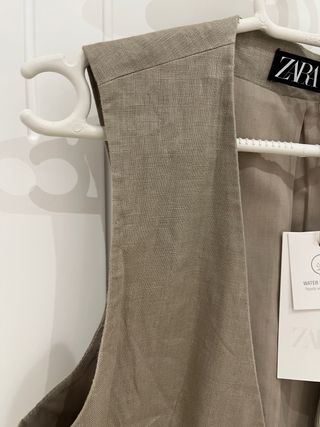 Chaleco Zara Beige con Cuerdas y Cuentas