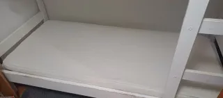 Litera de Ikea, pequeña reducida por un carpintero