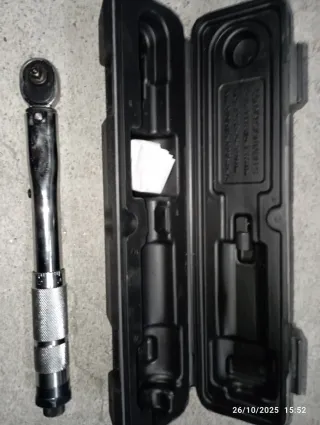 Llave dinamométrica con maletín