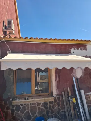 Toldo enrollable beige