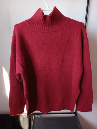 Jersey granate cuello alto