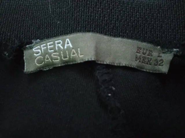 Pantalones negros con cremalleras