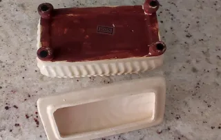 Caja joyero o tiesto de cerámica beige