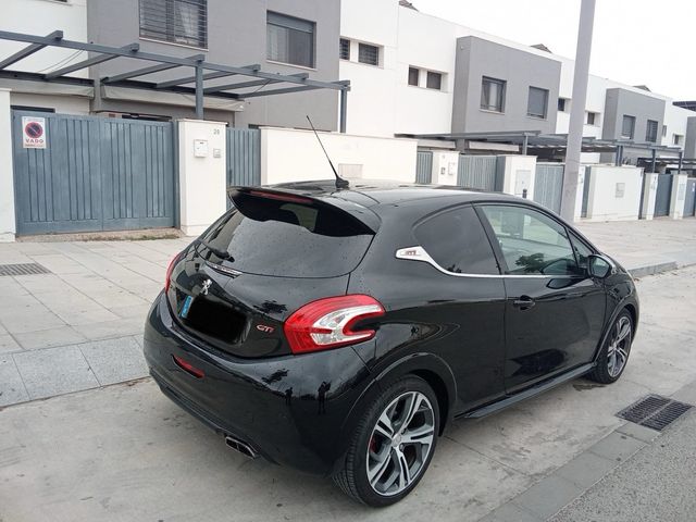 Peugeot 208 gti 