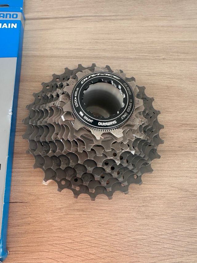 Piñón y cadena DURA ACE