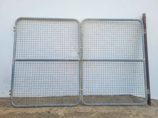 Se vende cancela galvanizada.